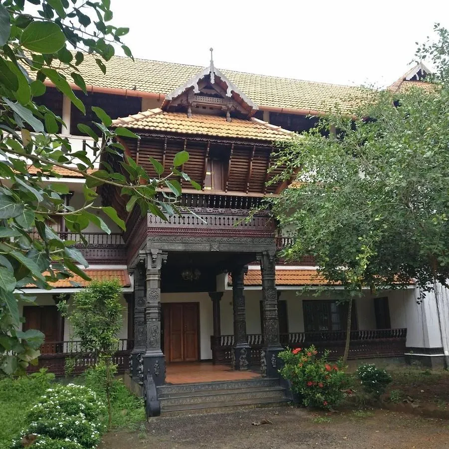 فندق Rasa Gurukul Kizhake Chālakudi 3*,